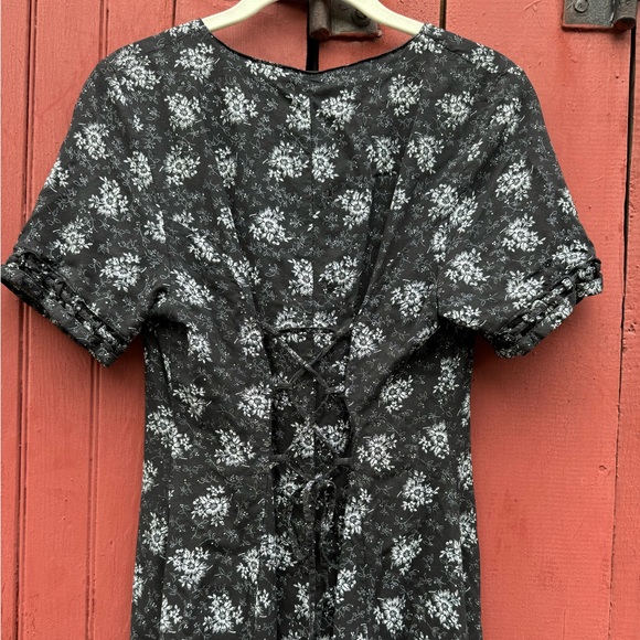 Vintage 90s dress Small XS black floral midi rayon lacing buttons short sleeve - Picture 7 of 13